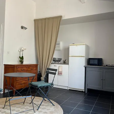 Meublee Lyon Ouest Πανσιόν *